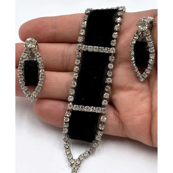 Authentic vintage Hobé 1940s Sparkling Velvet Choker Necklace & Earrings Set
